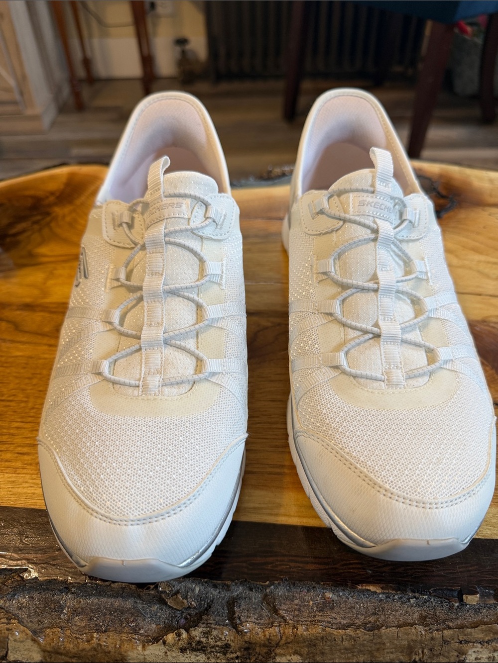 Skechers gratis sport leisure All-White Slip-On Sneakers size 9 - Picture 2 of 7
